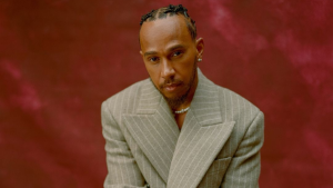 Lewis Hamilton lança coleção esportiva com a Dior