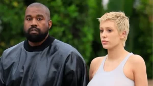 Look ousado de Bianca Censori ao lado de Kanye West desmente boatos de separação