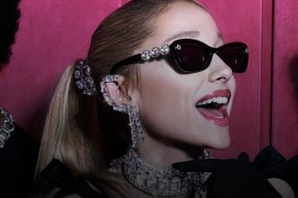 Ariana Grande em imagens promocionais para Swarovski