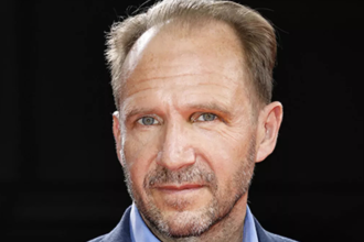 Foto destaque: Ralph Fiennes (reprodução/metrobiography.com)