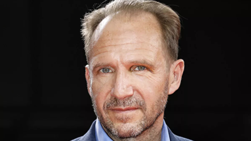 Foto destaque: Ralph Fiennes (reprodução/metrobiography.com)