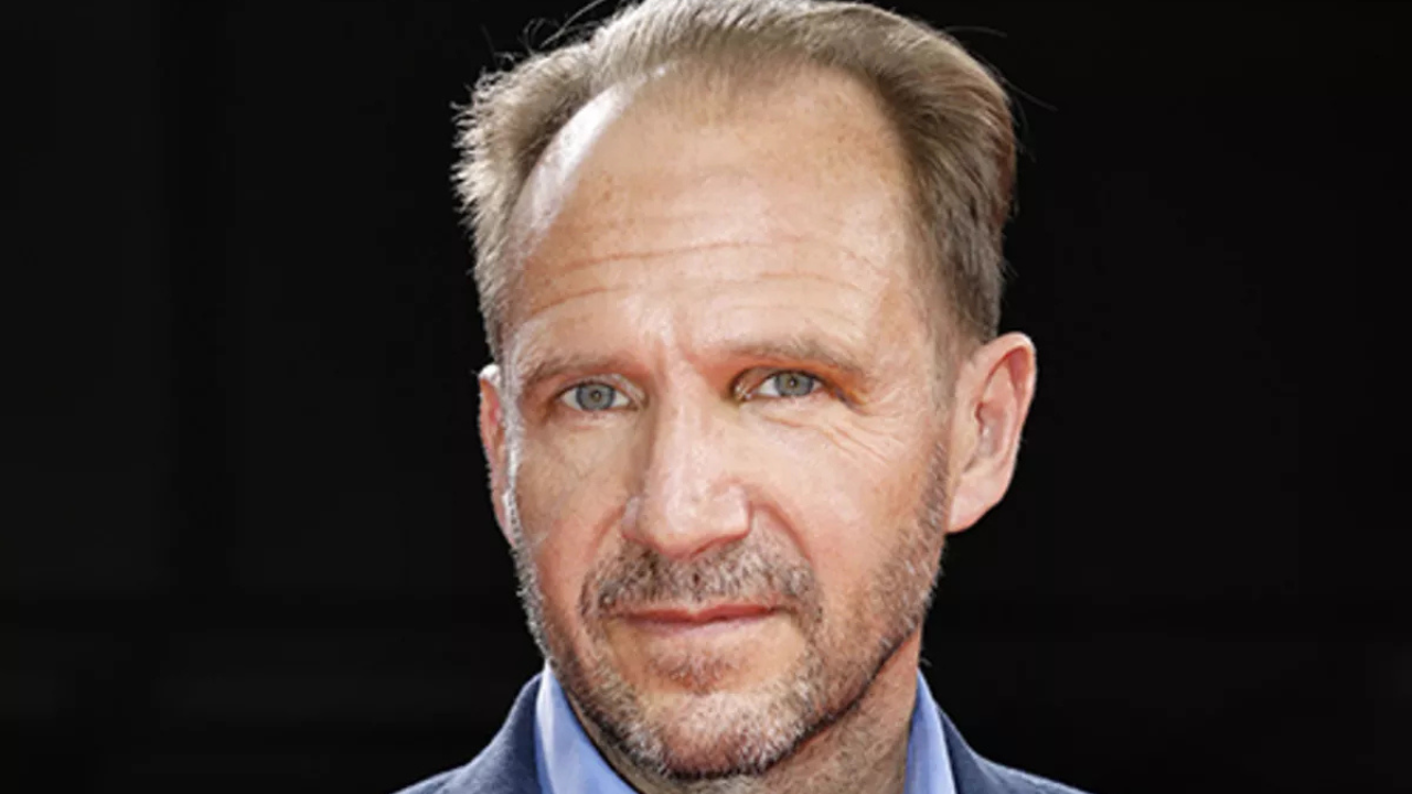 Foto destaque: Ralph Fiennes (reprodução/metrobiography.com)