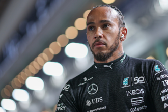 Lewis Hamilton revela como falou para Toto Wolf que iria para a Ferrari