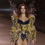 Isabeli Fontana: 'Ainda Estou Nas Nuvens' Após Desfile da Victoria's Secret"