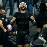 Corinthians vence por goleada o Athletico e consegue sair da zona de rebaixamento