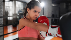 Luta para mulheres: conheça os benefícios que a prática traz para o corpo e para a saúde