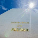 Fernanda Campos e Zaac tocam o sino e desistem de "A fazenda 16"