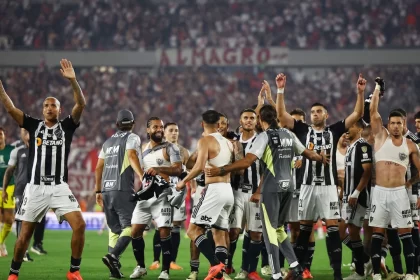 Atlético-MG avança à final da Libertadores com vitória dramática sobre o River Plate no Monumental