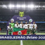 Jogadores em foto em jogo do campeonato brasileiro