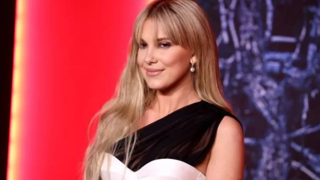 Elenco de Stranger Things se emociona ao ler o roteiro do episódio final