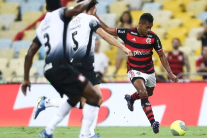 Foto destaque: Flamengo vence Corinthians com gol de Alex Sandro (reprodução/Instagram/@flamengo)