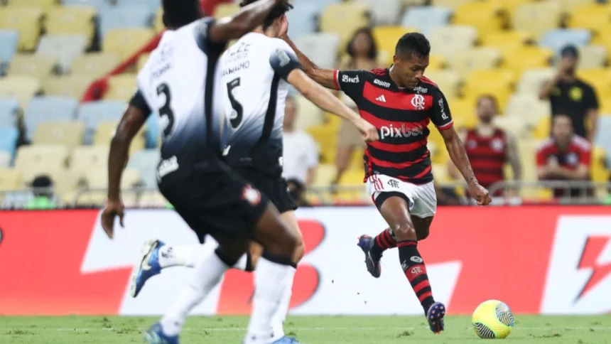 Foto destaque: Flamengo vence Corinthians com gol de Alex Sandro (reprodução/Instagram/@flamengo)