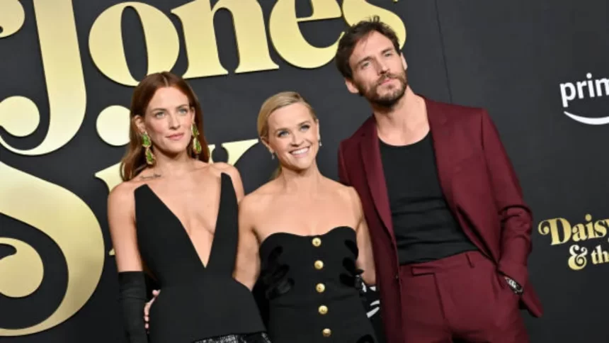 Riley Keough, Reese Witherspoon e Sam Claflin comparecem à estreia em Los Angeles de "Daisy Jones & The Six" do Prime Video