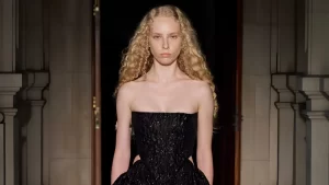 Alexandre Herchcovitch abre a 58ª edição do São Paulo Fashion Week com desfile inspirado nos anos 70