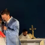 Thais Fersoza e Michel Teló renovam votos de casamento durante cerimônia religiosa aos pés do Cristo Redentor