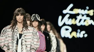 Espetáculo viajante da Louis Vuitton fecha a Semana de Moda de Paris