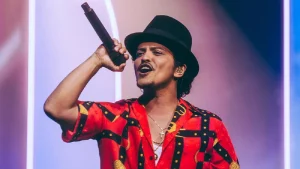 Bruno Mars arrecada R$ 1 milhão para vítimas de tragédia no Rio Grande do Sul