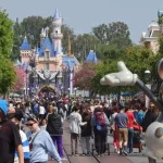 Passagem do furacão Milton força Disney a fechar seus parques