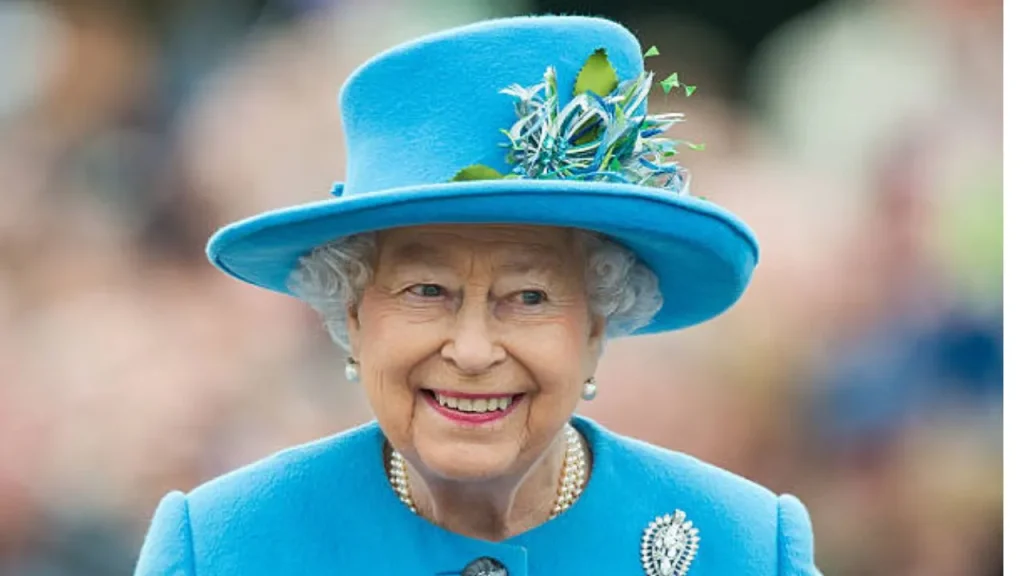 Rainha Elizabeth II teria enfrentado câncer nos ossos no último ano de vida, revela Boris Johnson