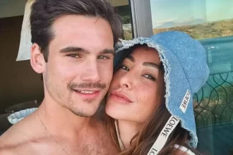 Sabrina Sato registra momento apaixonado com Nicolas Prattes durante churrasco em casa