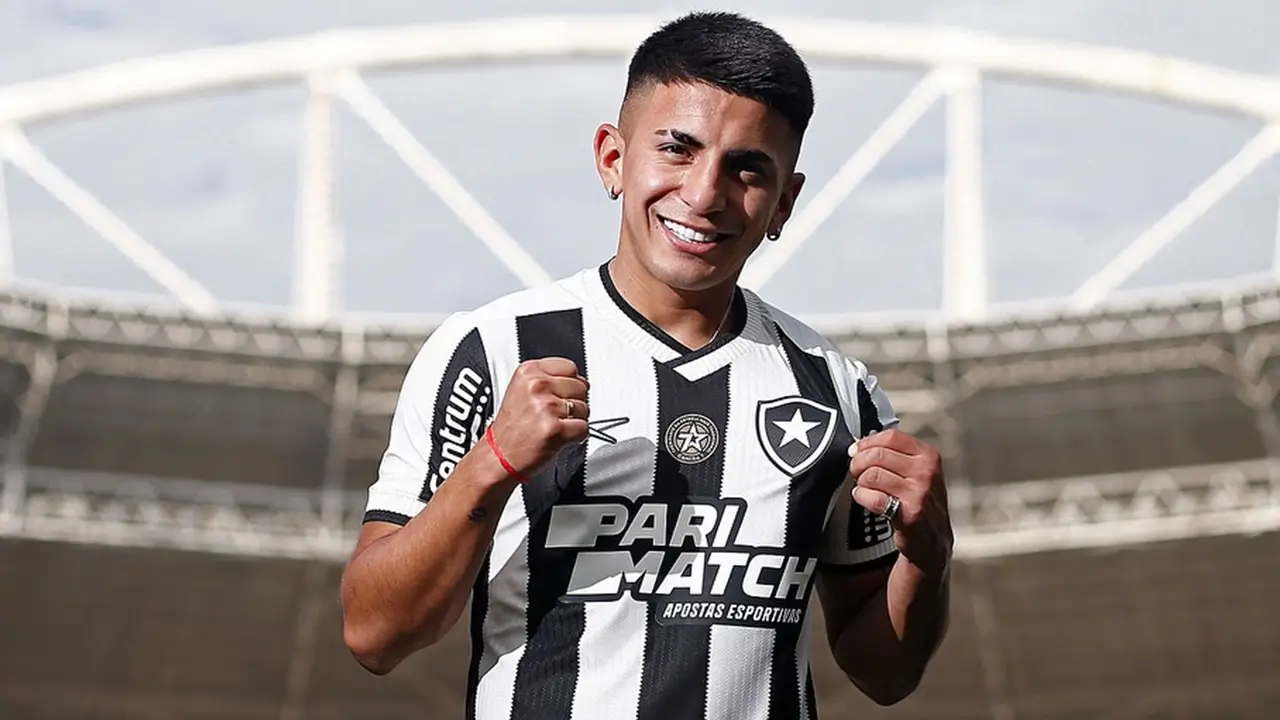 Botafogo tem Almada e mais cinco jogadores convocados para a Data-FIFA