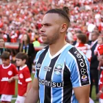 Braithwaite, dinamarquês do Grêmio, elogia futebol brasileiro em entrevista