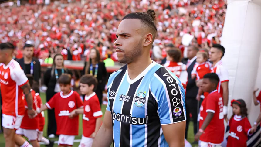 Braithwaite, dinamarquês do Grêmio, elogia futebol brasileiro em entrevista