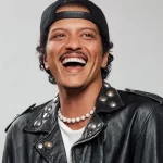 Bruno Mars atinge recorde histórico de ouvintes mensais no Spotify