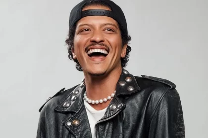 Bruno Mars atinge recorde histórico de ouvintes mensais no Spotify