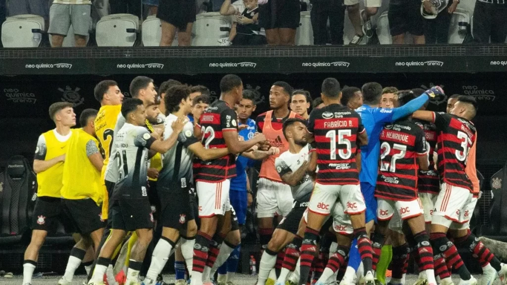 As punições para as duas equipes foram severas