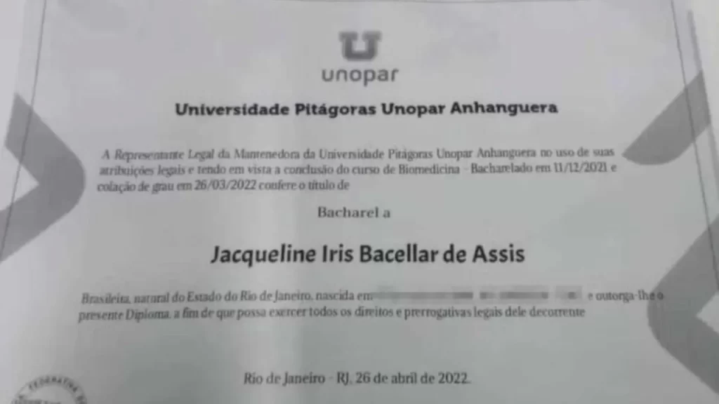 Certificado de conclusão de curso apresentado por Jacqueline