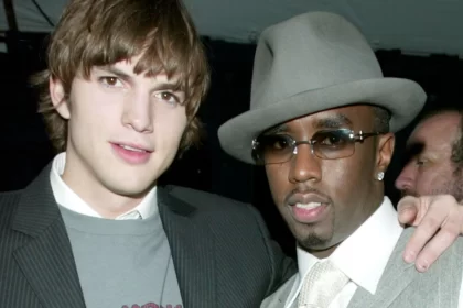 Ator Ashton Kutcher e rapper Sean "P Diddy" Combs no VH1's Big Awards em 2003 (Reprodução/Frank Micelotta/Getty Images)