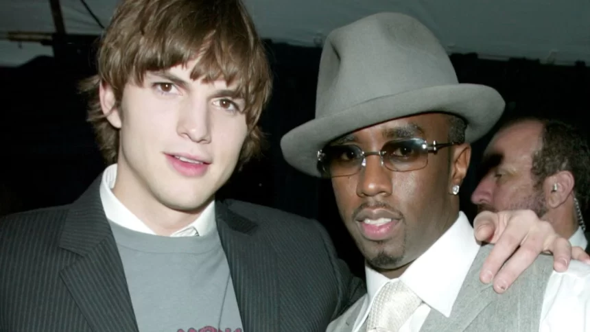 Ator Ashton Kutcher e rapper Sean "P Diddy" Combs no VH1's Big Awards em 2003 (Reprodução/Frank Micelotta/Getty Images)