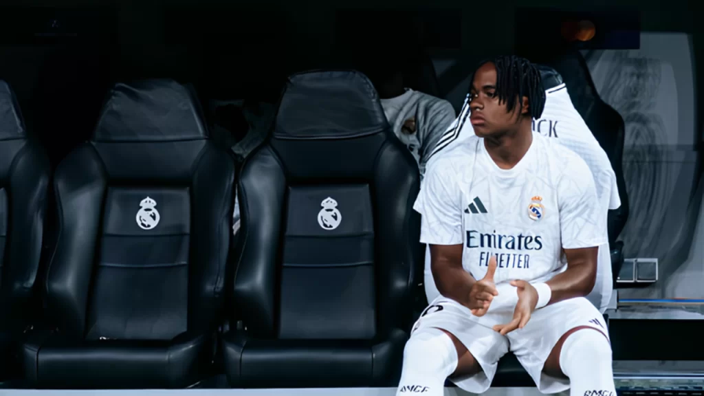 Jornal chama Endrick de “invisível” após permanecer como reserva nos últimos jogos