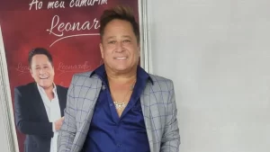 Trabalhadores resgatados em fazenda de Leonardo viviam em camas improvisadas, sem banheiros e com morcegos