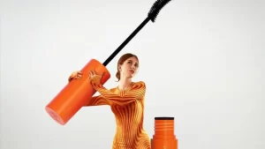 Mari Maria Makeup apresenta nova máscara de cílios multifuncional “LashUp”