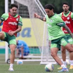 Jogadores do Palmeiras em preparo para o duelo contra o Red Bull Bragantino