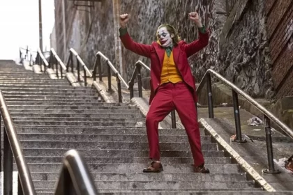 Joaquin Phoenix interpretando Coringa