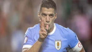 Luis Suárez critica treinador da seleção uruguaia