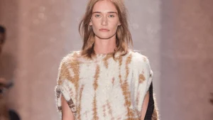 Modelo brasileira Vivi Orth revela momento desconfortável que passou com Naomi Campbell