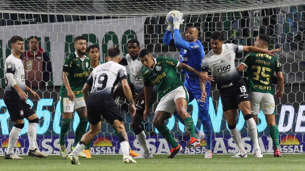 Corinthians e Palmeiras durante jogo do primeiro turno do Campeonato Brasileiro