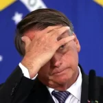 Segundo PF, viagem de Bolsonaro foi para fugir de prisão