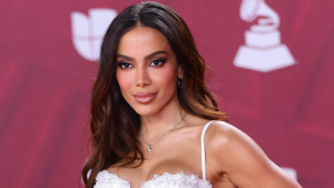 Anitta brilha no Grammy Latino com criação exclusiva de PatBO