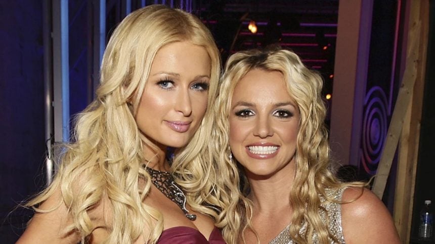 Paris Hilton e Britney Spears anos atrás