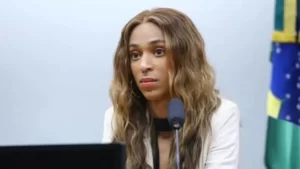 Escala 6×1: Ministro de Lula receberá Erika Hilton, autora da PEC para reduzir jornada de trabalho