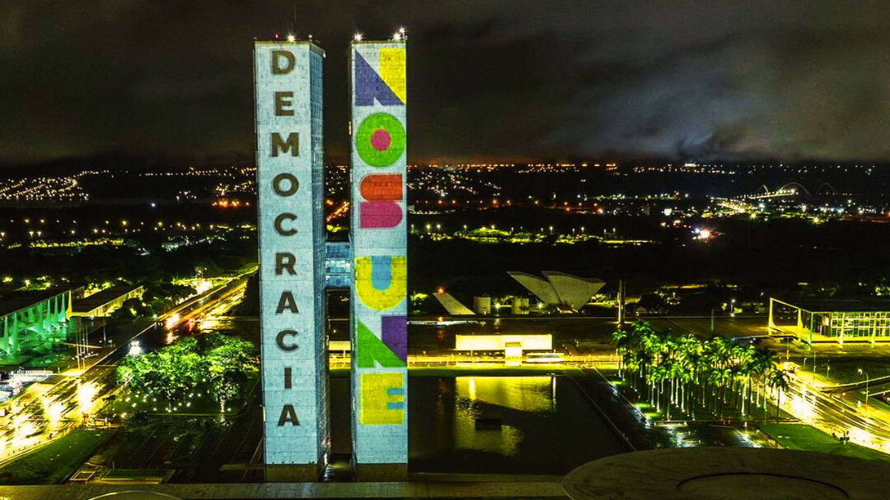 Foto destaque: Apresentadores (Reprodução/@andrevitor7)