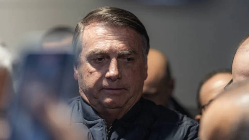 Tramas golpistas: Bolsonaro pede anistia dos indiciados por golpe de estado