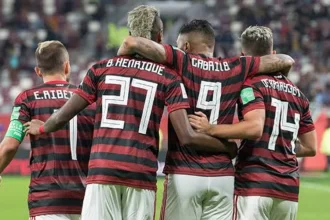 Gabigol, Arrascaeta e Bruno Henrique buscam igualar Zico e Júnior pelo Flamengo