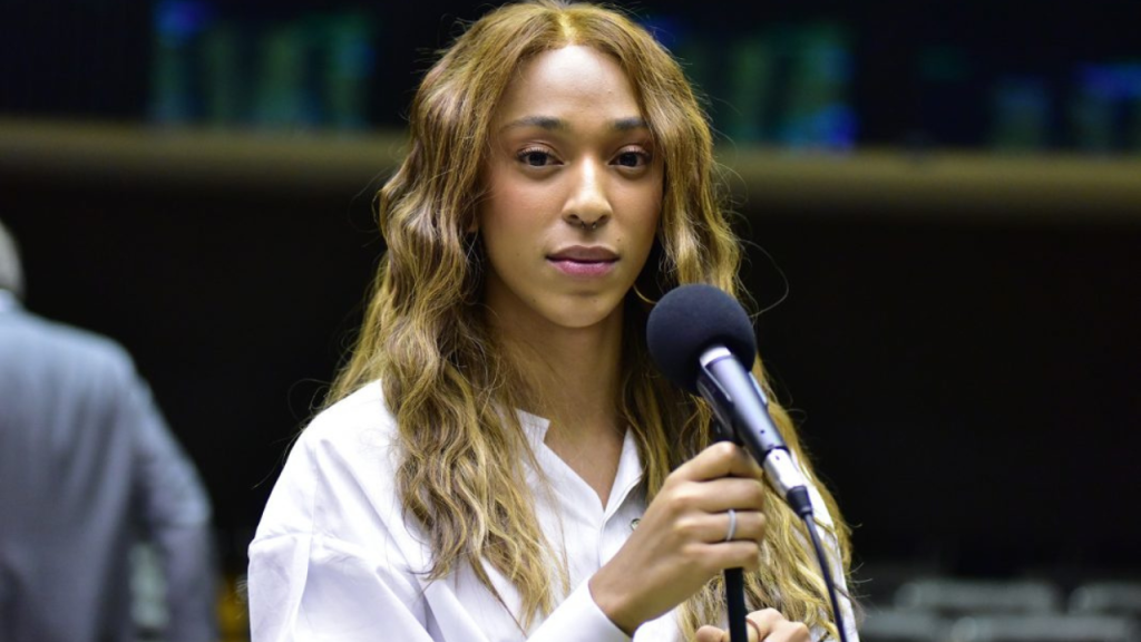 Erika Hilton exige investigação de Ana Paula Minerato por injúria racial