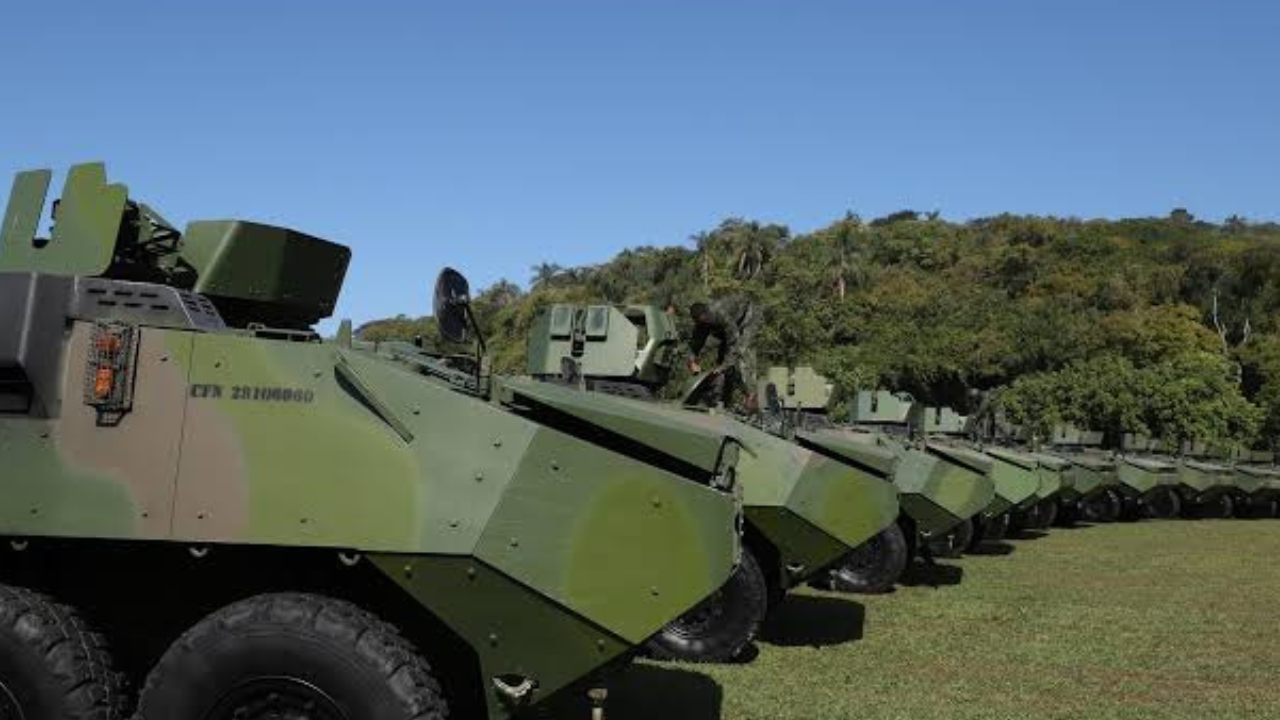 Marinha diz não ter deixado "tanques prontos" para possível ataque golpista